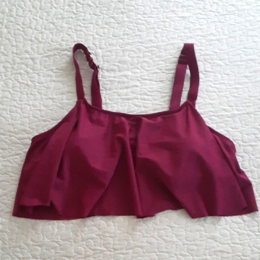 Women's Burgundy Bikini Top.  size Large. NWOT